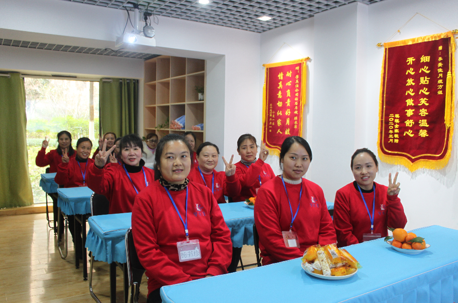 為(wèi)什(shén)麽選擇做(zuò)月(yuè)嫂？一(yī)位職業(yè)月(yuè)嫂背後的(de)故事(shì)
